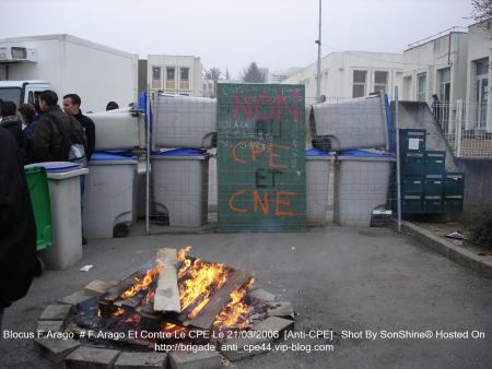Blocus F.Arago  # F.Arago Et Contre Le CPE Le 21 03 2006